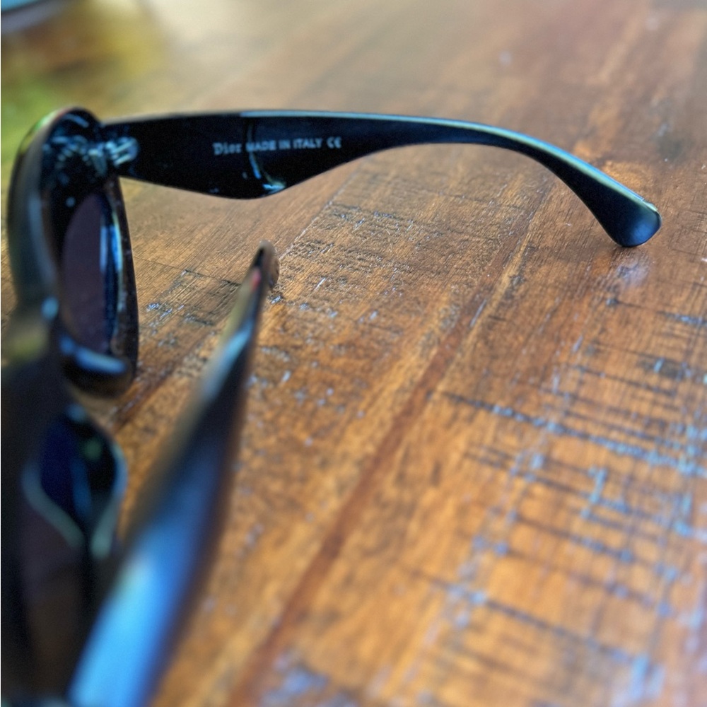 Black Round Dior Sunglass - Picture 4 of 5